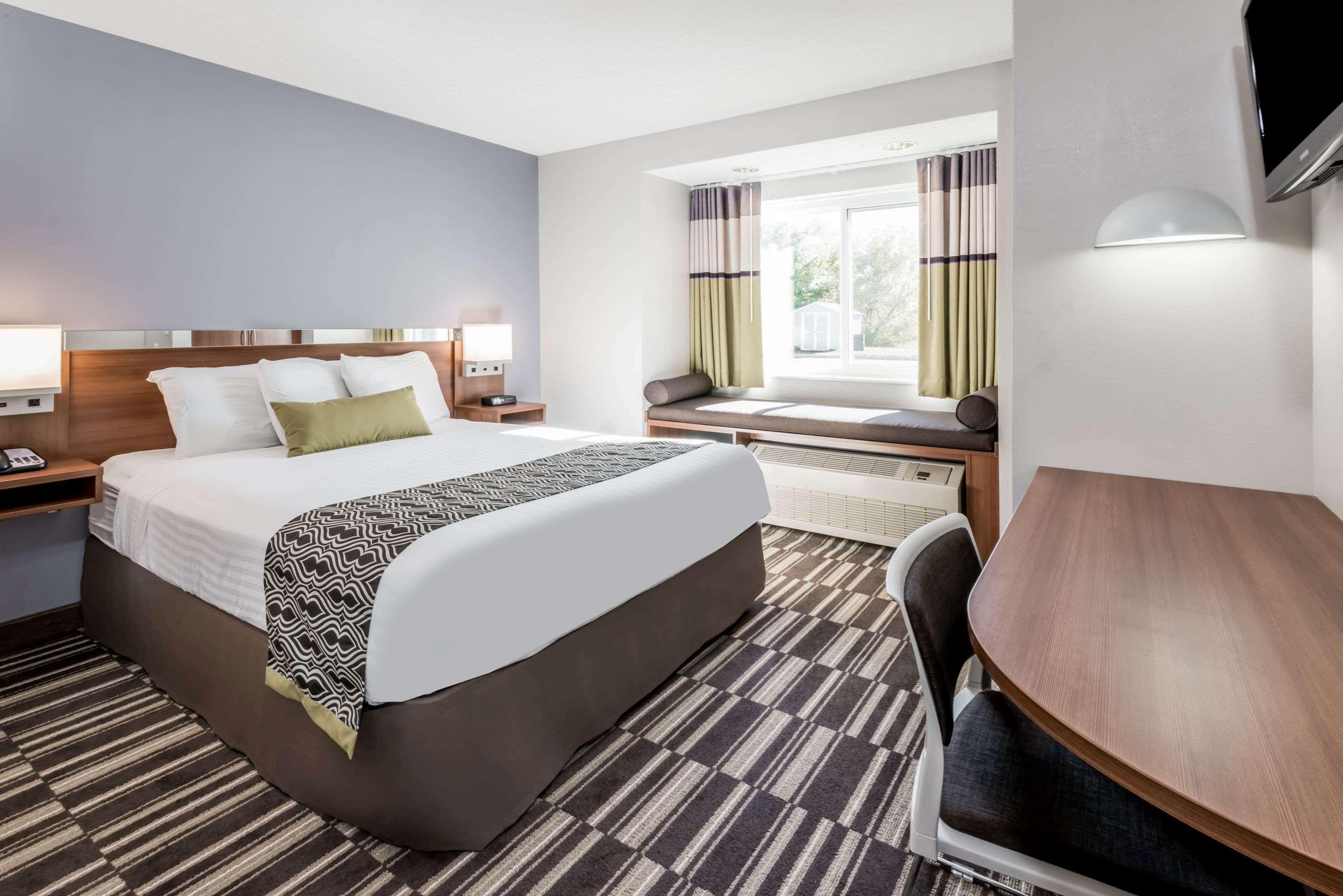 Microtel By Wyndham 2*