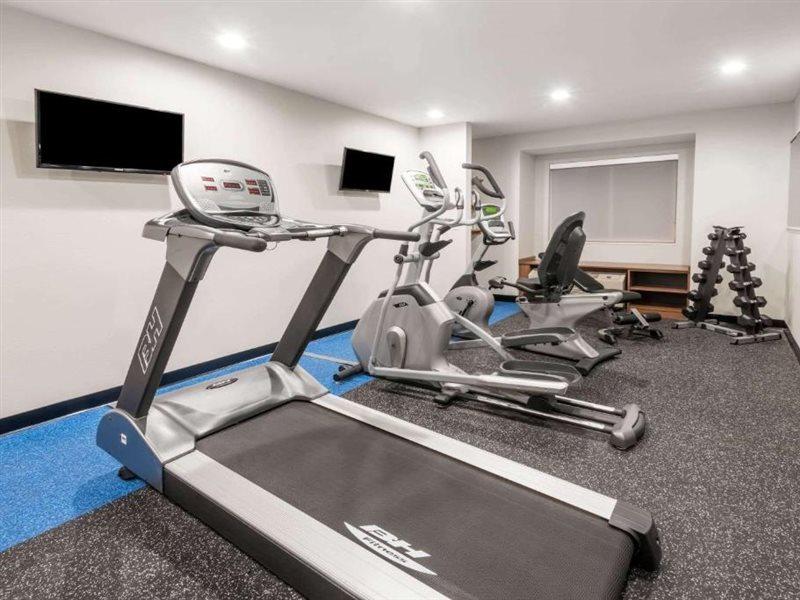 Hotel Microtel By Wyndham 2*
