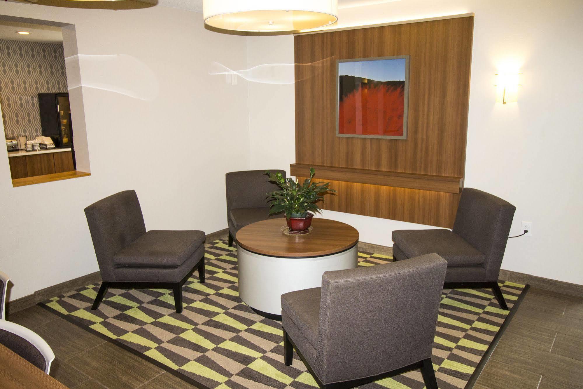 Microtel By Wyndham Hotel 2*