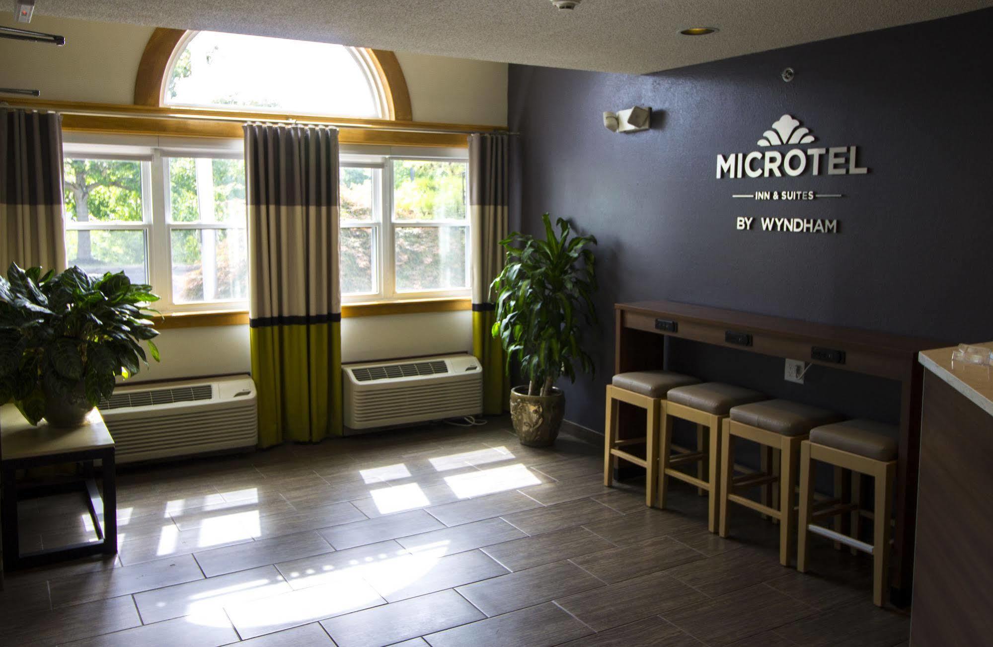Microtel By Wyndham Hotel 2*